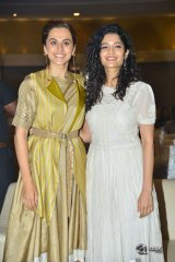 Neevevaro Movie Press Meet Photos